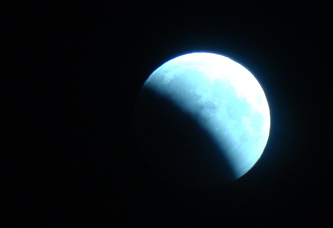 FOTOGRAFII CU LUNA